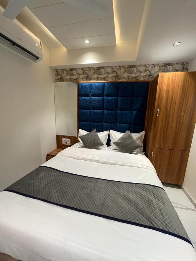 Hotel Paramount Villa กันตินาการ์ ภายนอก รูปภาพ